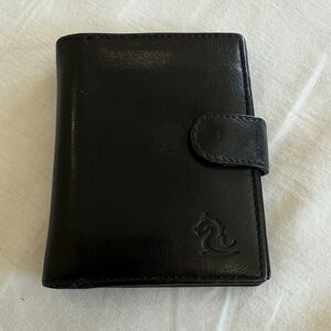 Black Men's Leather Double Card Wallet. Excellent condition.  Holds 16+ cards.